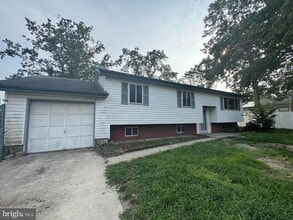 Building Photo - 14 Horizon Rd