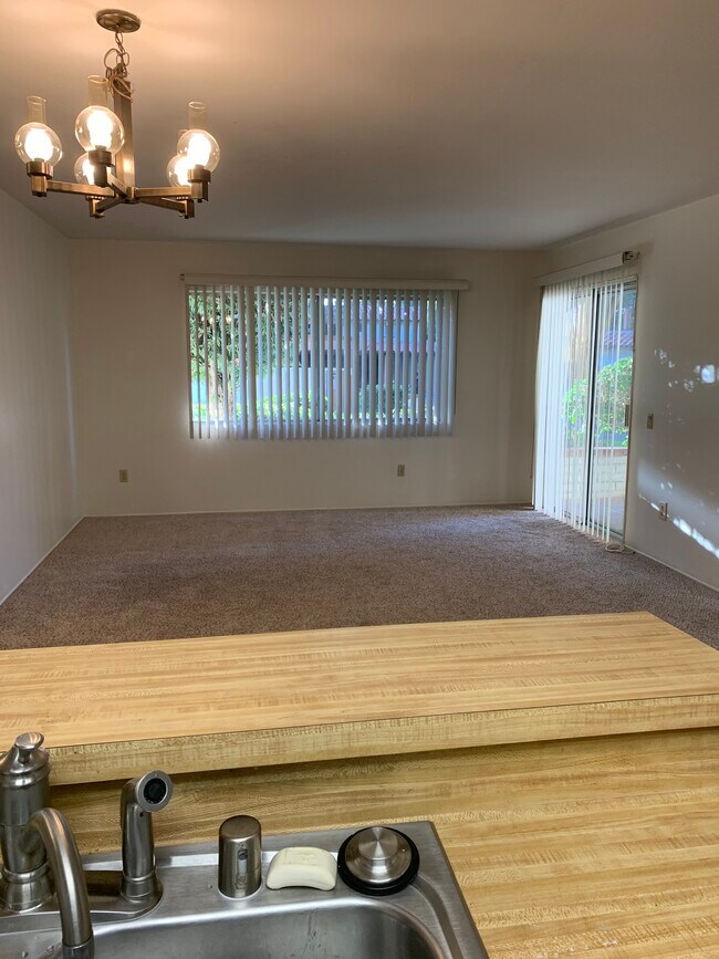 Living Room W/Patio Access - 10699 San Diego Mission Rd