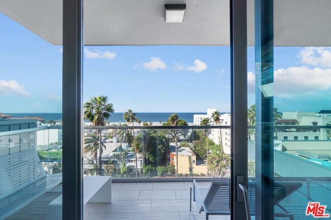 Foto del edificio - 1755 Ocean Ave