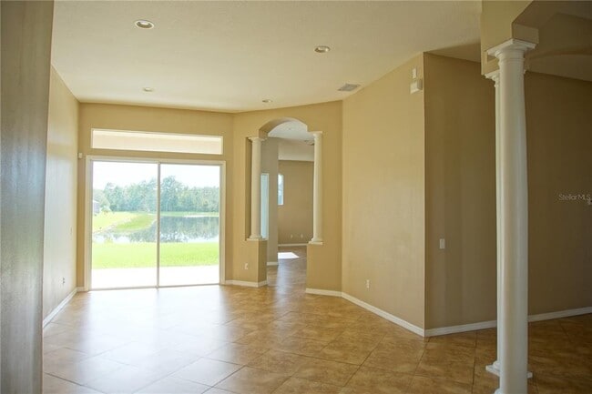 Building Photo - 20106 Tamiami Ave