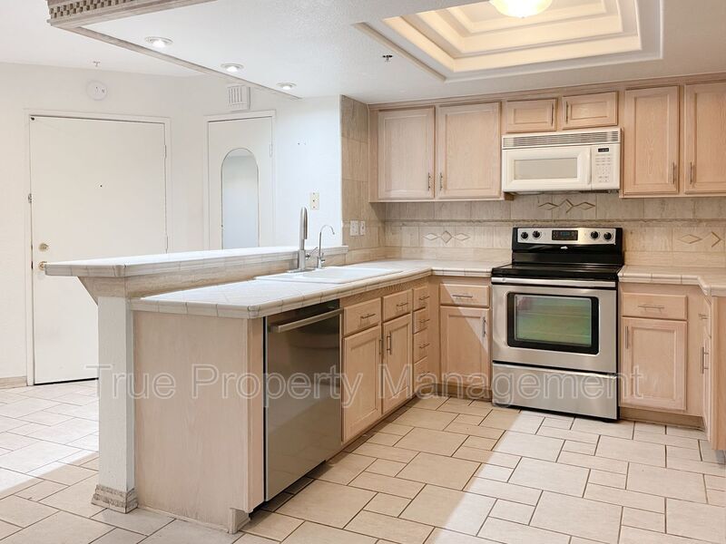 116 N Mine Canyon Rd Unit J, Orange, CA 92869 Condo for Rent in