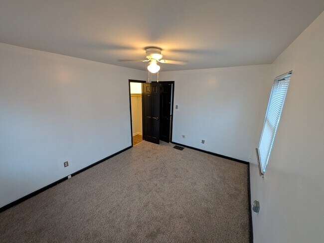 Foto del edificio - 722 Kenwick Rd