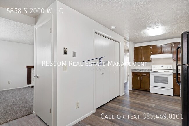Building Photo - 5858 S 2000 W