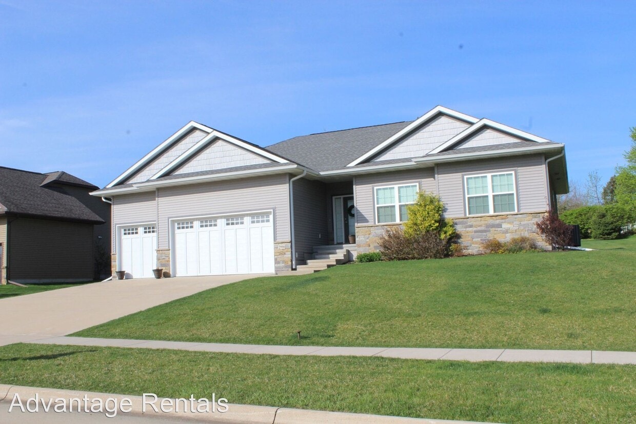 Primary Photo - 5 br, 3 bath House - 2990 High Bluff Drive