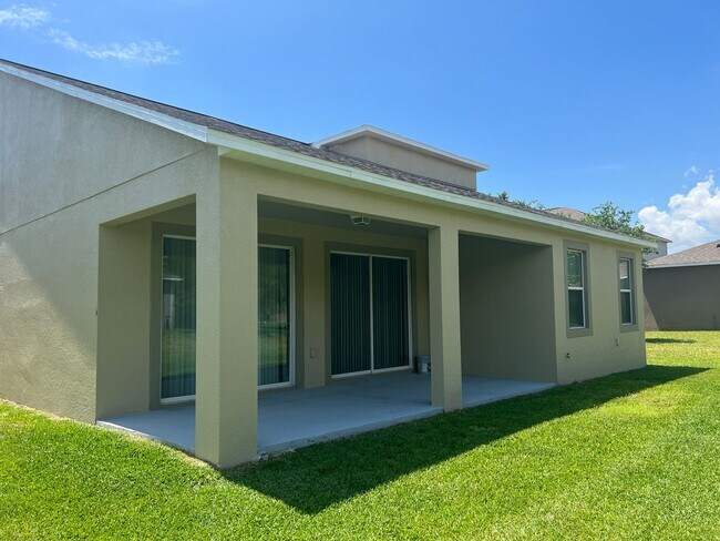 Foto del edificio - Beautiful 4/3.5 home located in Independence Signature Lakes Community of Winter Garden!