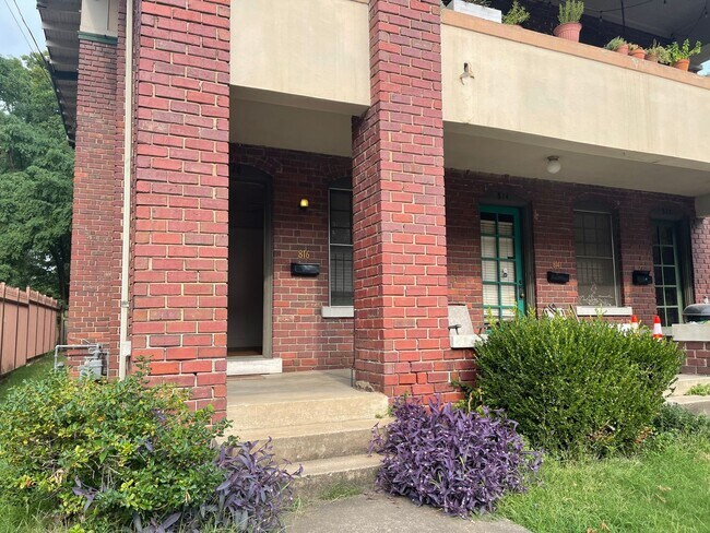 Foto del edificio - 816 Sherman St