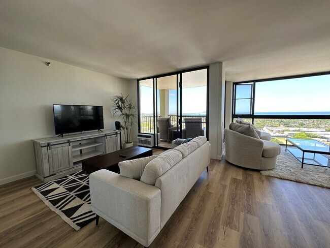Foto del edificio - Stunning Panoramic Ocean Views! Fully furnished, fully renovated, 2 bedroom, 2 bathroom unit at W...