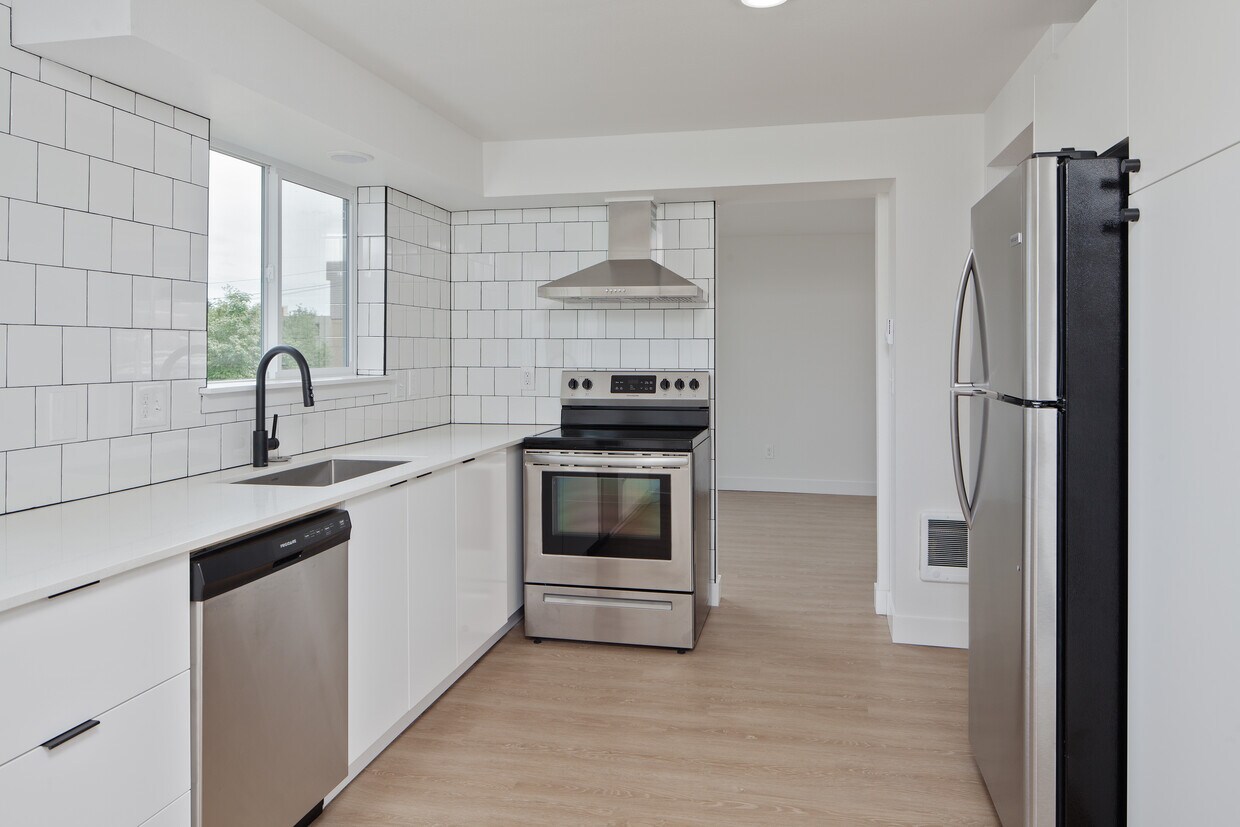 Primary Photo - 3132 SW Marigold St