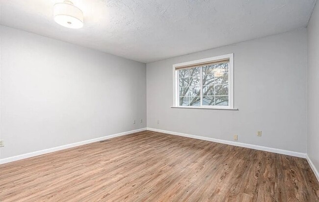 Building Photo - 4253 E 29th Ave