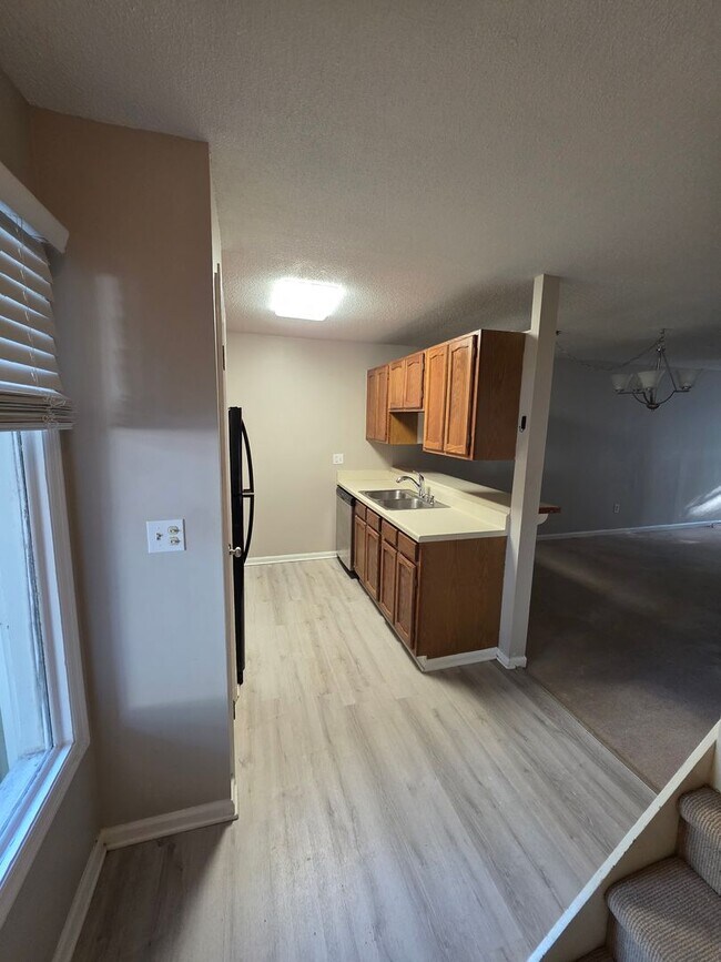 Foto del edificio - 454 Forest Hills Dr