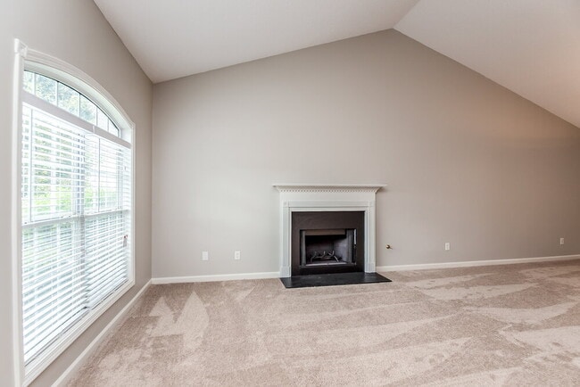 Building Photo - 318 The Gables Dr