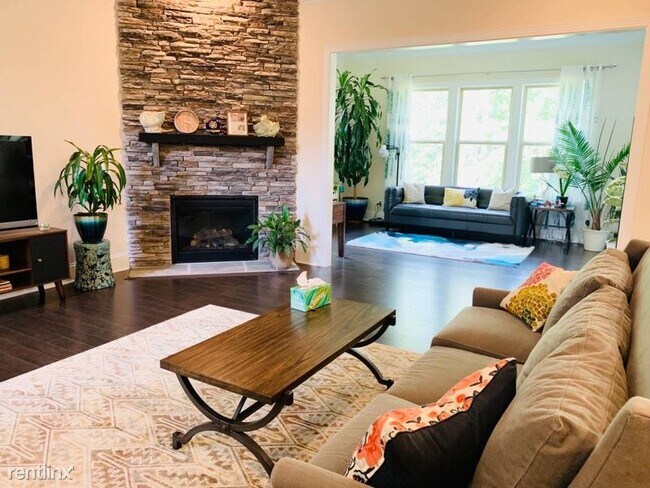 Foto del edificio - 1644 Emory Oak Dr