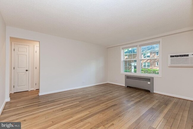 Building Photo - 100 N George Mason Dr