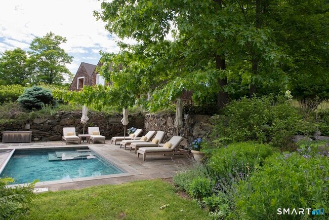 Building Photo - 15 Harrison St