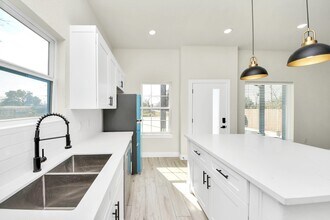 Building Photo - 7815 Joy St