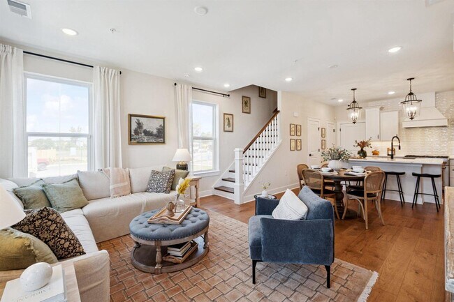 Building Photo - 14964 Deco Cir