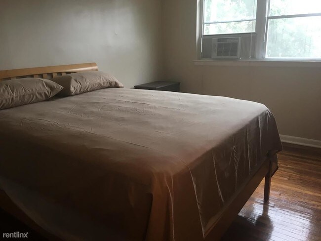 Foto del edificio - 1500 W Champlost Ave