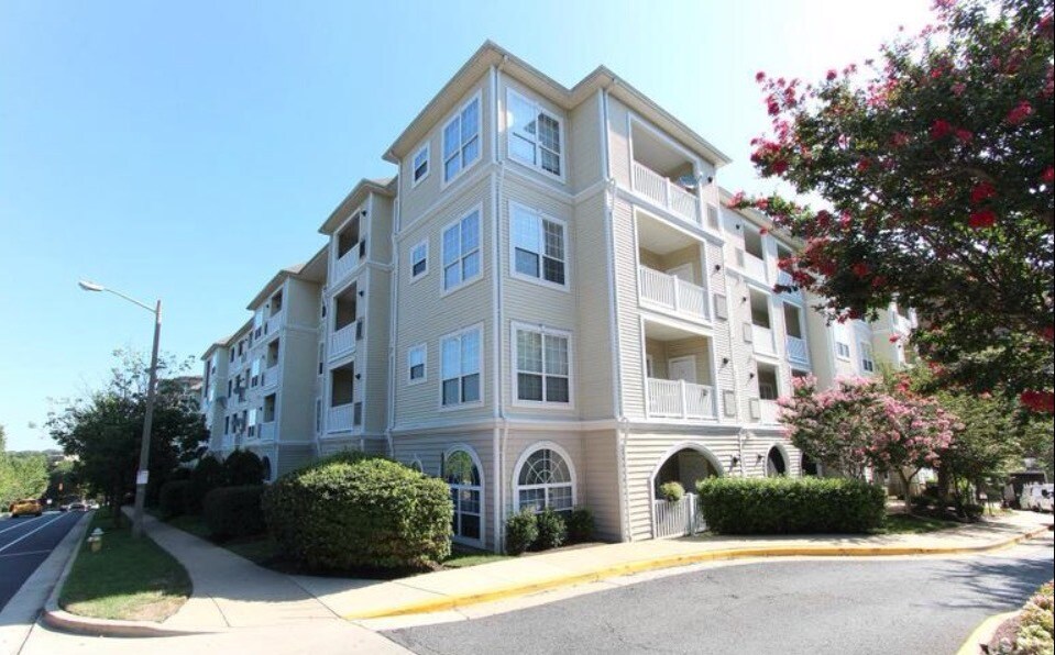 Photo - 4550 Strutfield Ln (Alexandria, VA)