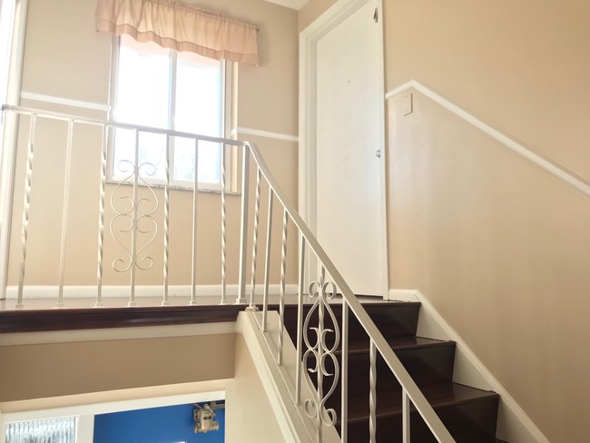 Foto del edificio - 4244 Sibley Ave