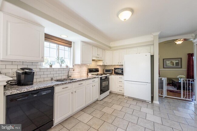 Foto del edificio - 19 Patriot Ct