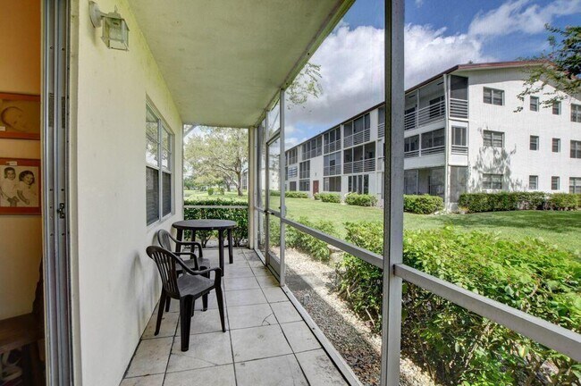 Foto del edificio - 137 Fanshaw D