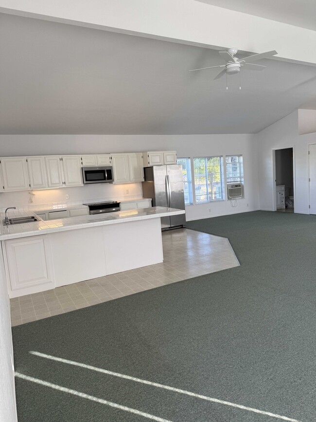 Foto del edificio - 3996 Dry Creek Rd