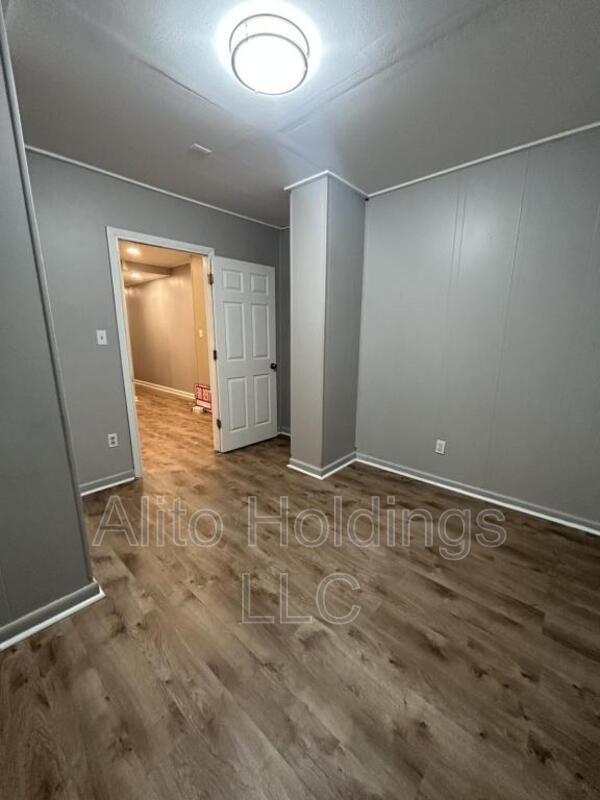 Building Photo - 110 N 13th St
