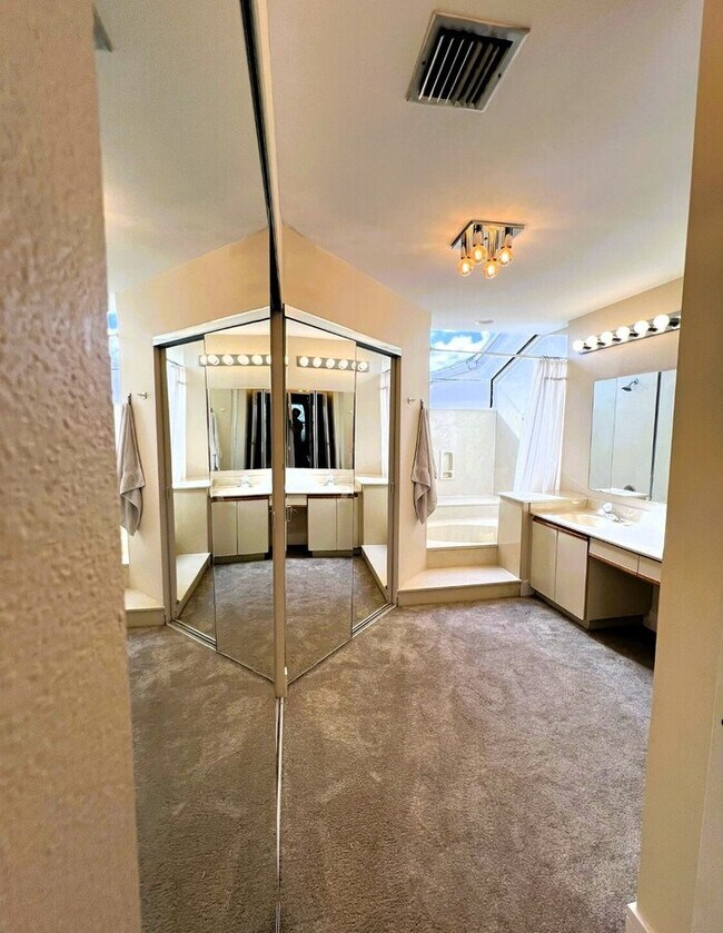 Foto del edificio - 2971 Cottage Grove Ct