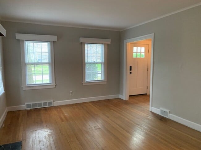 Building Photo - Chevy Chase Charmer     240318