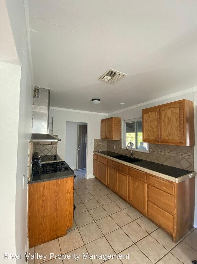 Building Photo - 3 br, 1 bath House - 3133 Norstrom Way
