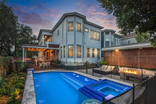 Foto del edificio - 340 W 17th St