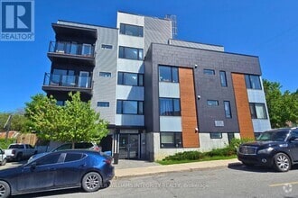 Building Photo - 220-220 Lebreton St N