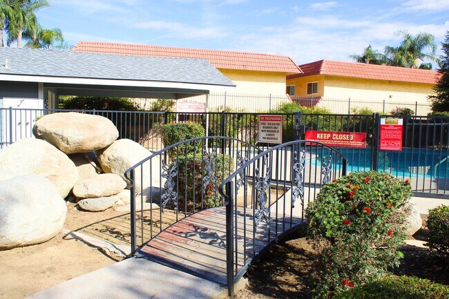 Foto del edificio - 7330 Stockdale Hwy