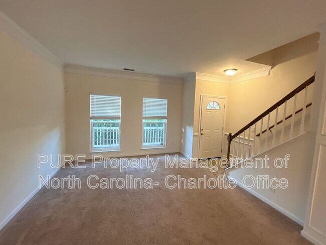 Building Photo - 4803 Sunburst Ln