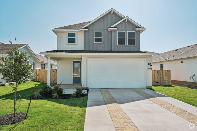 Building Photo - 1112 Yaupon Holly Dr
