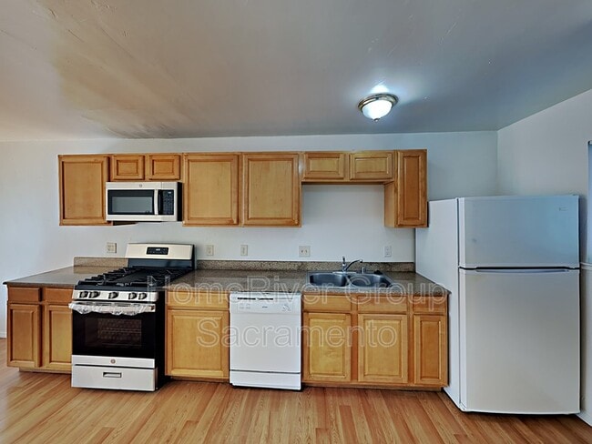 Building Photo - 1116 Evelyn Ln