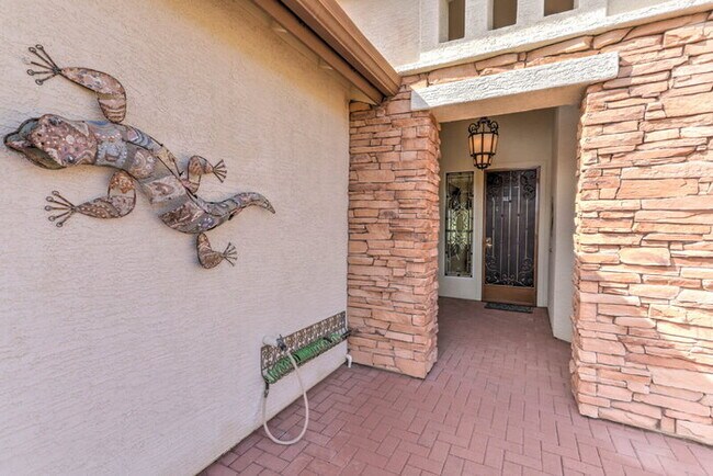 Building Photo - Quail Creek (gated community, age restricted, one occupant must be at least 55 or older, no one u...