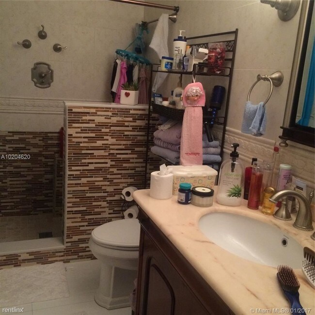 Foto del edificio - 3 br, 2 bath House - 9999 SW 21st St