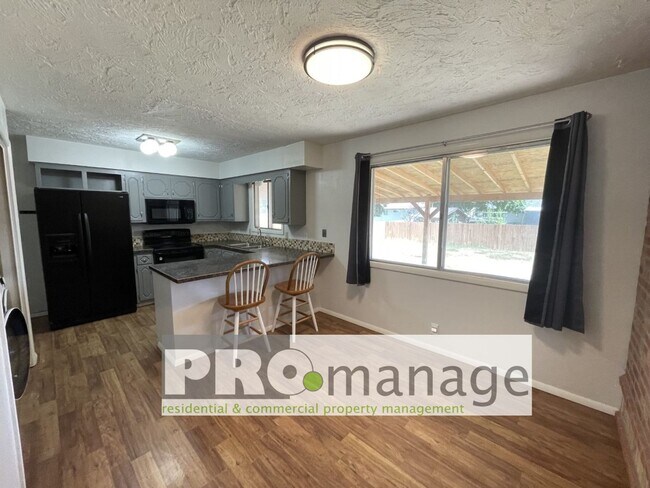 Building Photo - 220 Ladino Dr