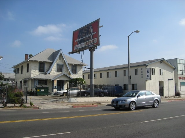 Building Photo - 2205-2215 Venice Blvd