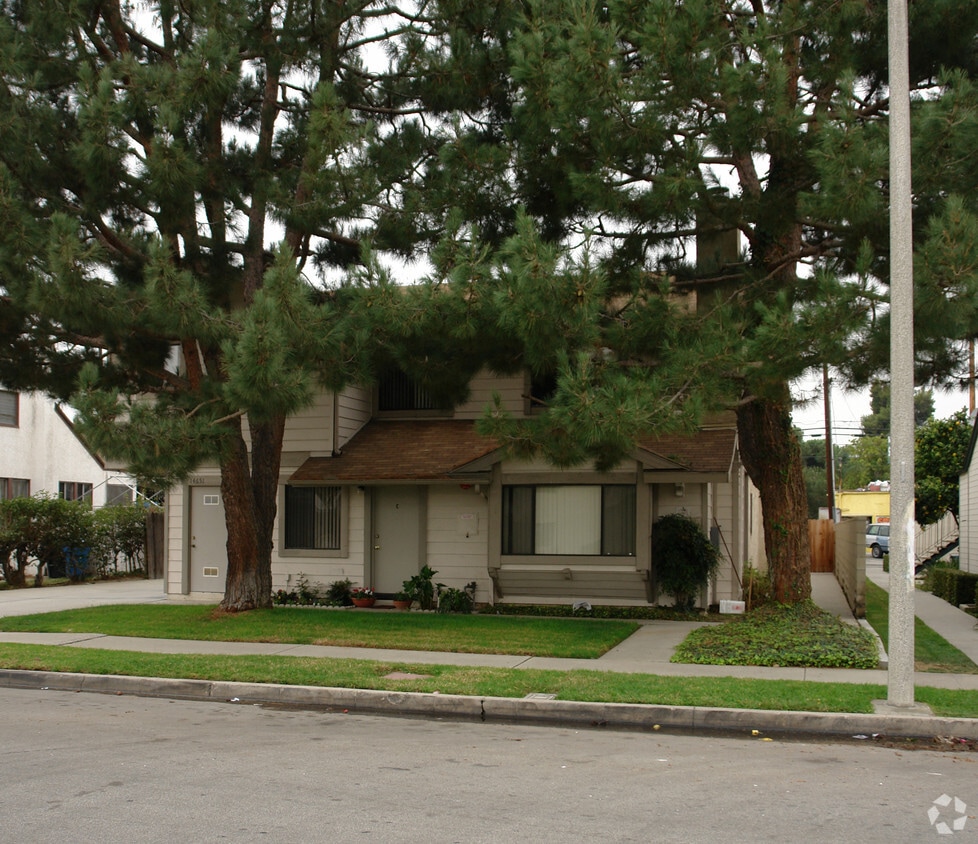 Building Photo - 14651 Adams St