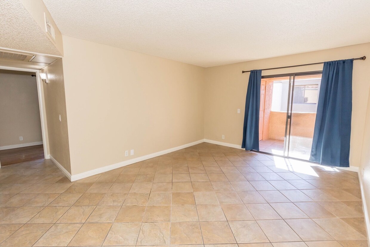 Foto principal - Desert Shores 1 Bedroom Upstairs Condo