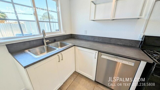 Building Photo - 72404 Cactus Dr