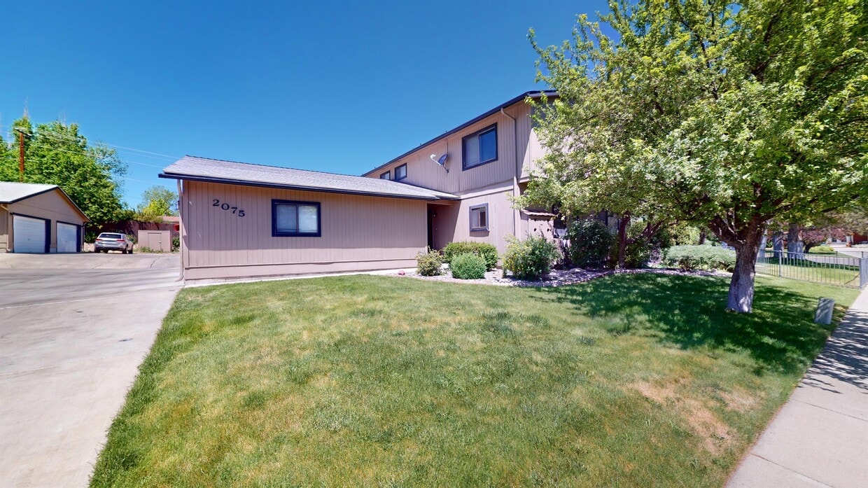 2075 Griswold Dr, Elko, NV 89801 Townhome Rentals in Elko NV