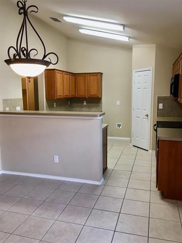 Foto del edificio - 2717 Elderberry Ln