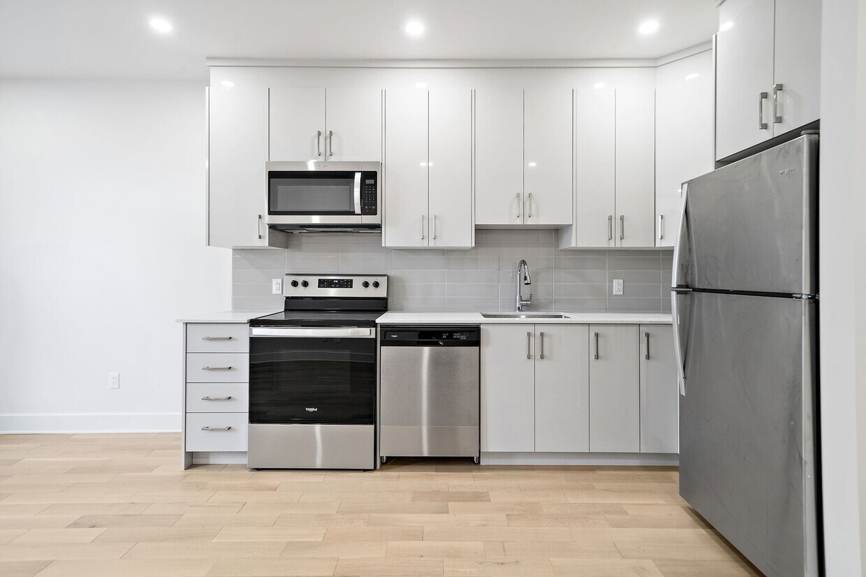 4640 Wellington St, Verdun, QC H4G 1W9 Apartments 4640 Wellington St