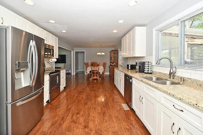 Foto del edificio - 800 S Moore Rd