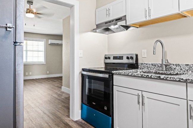 Building Photo - 4460 Old Mission Rd