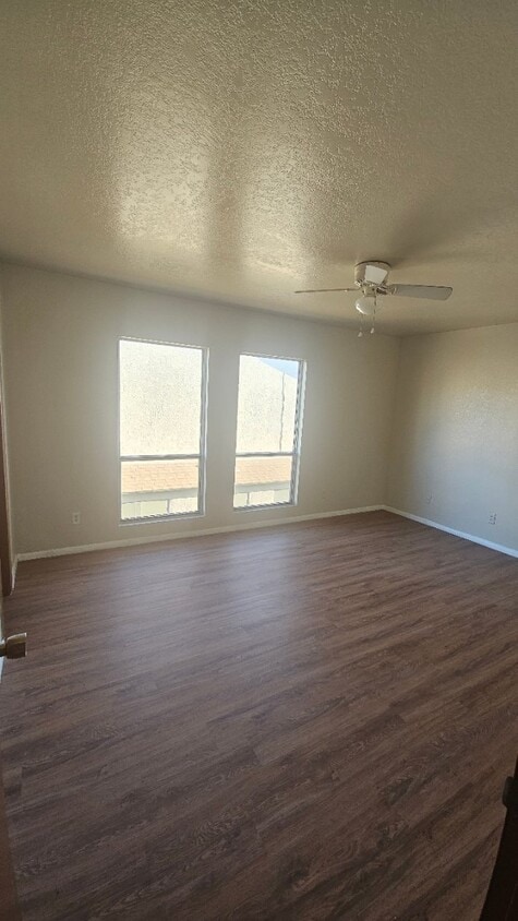 Building Photo - 3749 Carlyle Dr