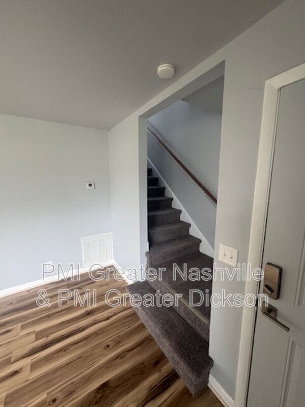 Foto del edificio - 741 McPherson Dr